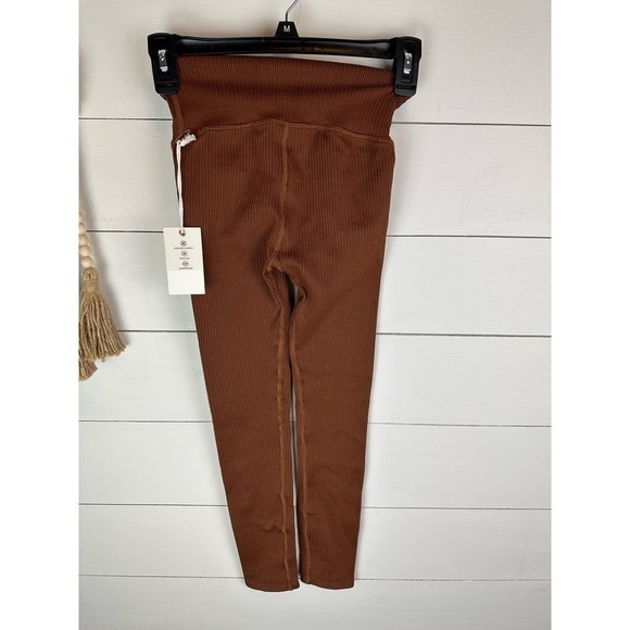 NWT Good American WIDE RIB SHINE CLEAN SEAMLESS LEGGINGS XS/S - Picture 5 of 5